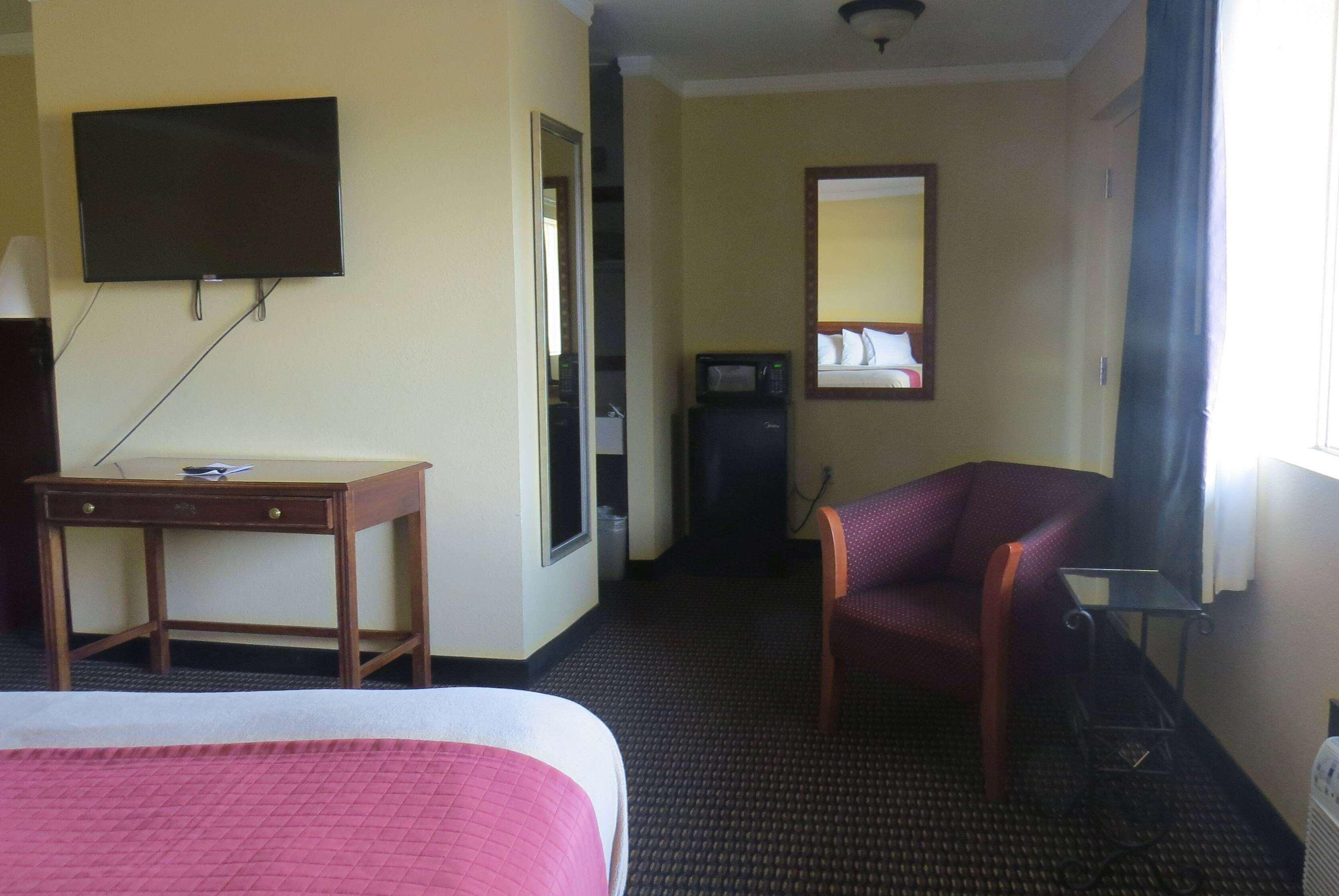 Travelodge By Wyndham Stratton Luaran gambar